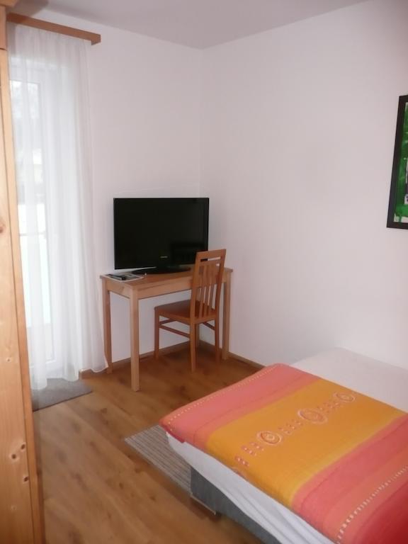 Gasthaus Pension Zur Nixe Steinbach am Attersee Room photo