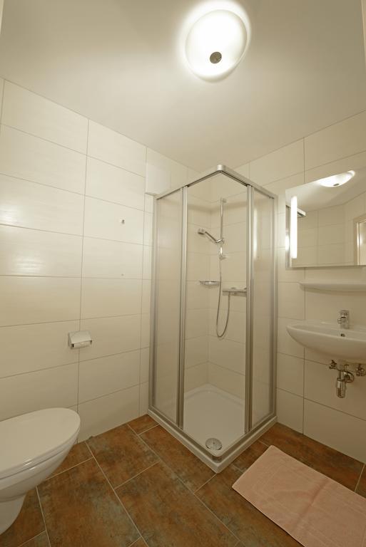 Gasthaus Pension Zur Nixe Steinbach am Attersee Room photo